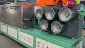 Dobra cena. Wysokiej precyzji automatyczna wytłaczarka do produkcji taśmy PET i linia do produkcji taśmy PET w Internecie